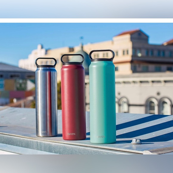 Giiven 32 Oz vacuum Insulated glacier blue bottle new - Picture 5 of 5